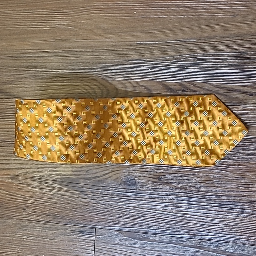Jos. A. Bank Geometric Orange Tie used‎ good condition